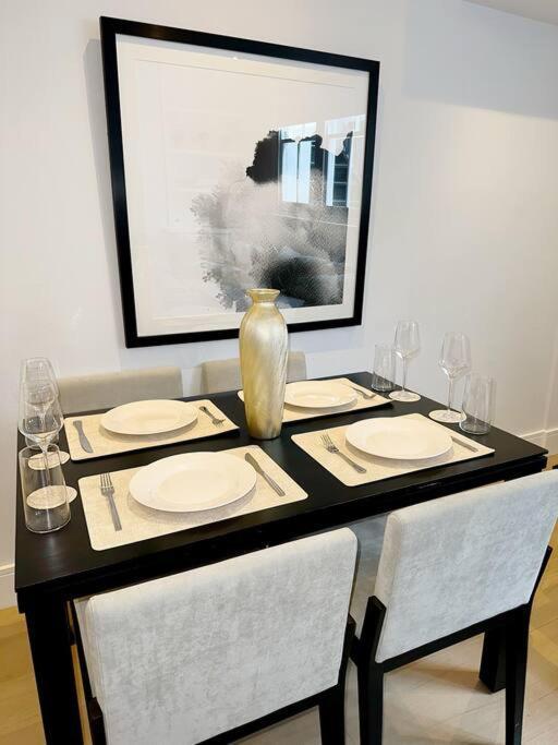 Londwell, Luxe And Leaves, Chelsea Flat With Private Garden Apartment Londra Exterior foto